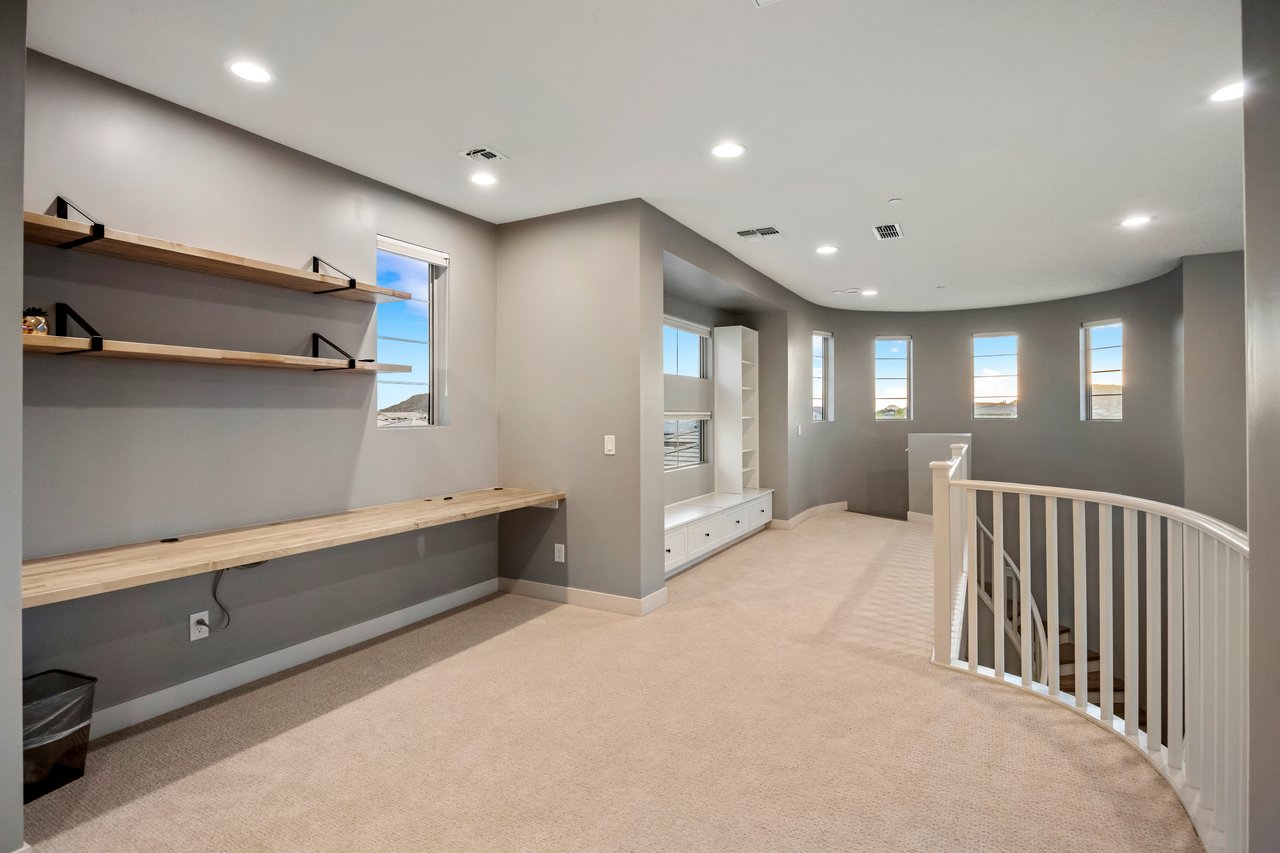 3020 E LOS GATOS Drive