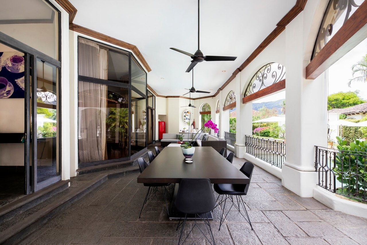 Mediterranean One Level Villa, Santa Ana, San Jose