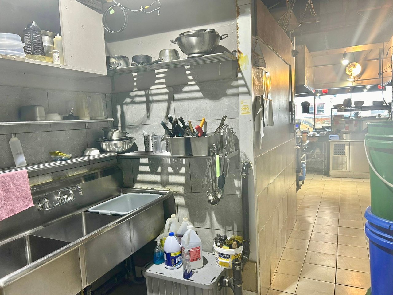 433 Simcoe Street S 3