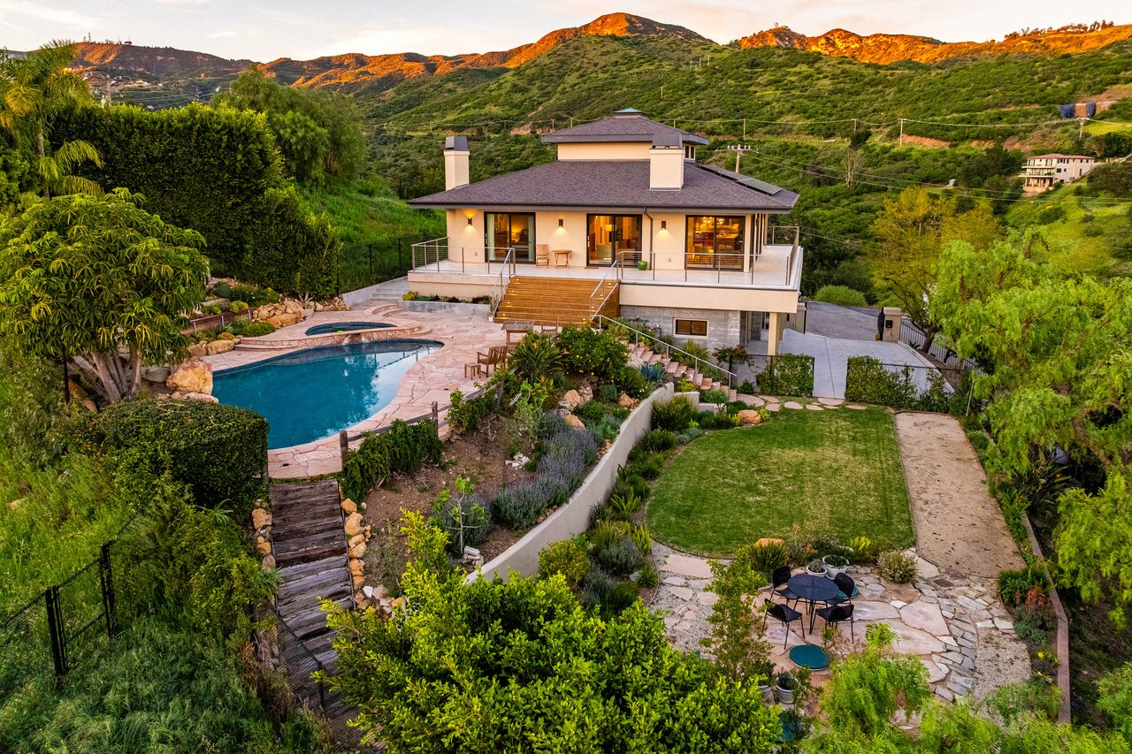 27008 Old Chimney Rd