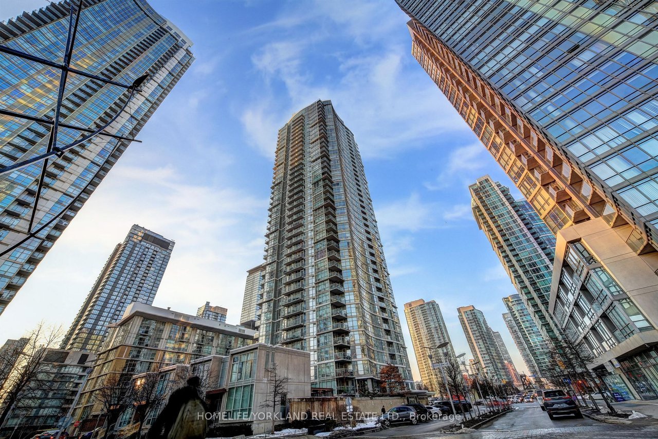 LUXURY DOWNTOWN LIVING