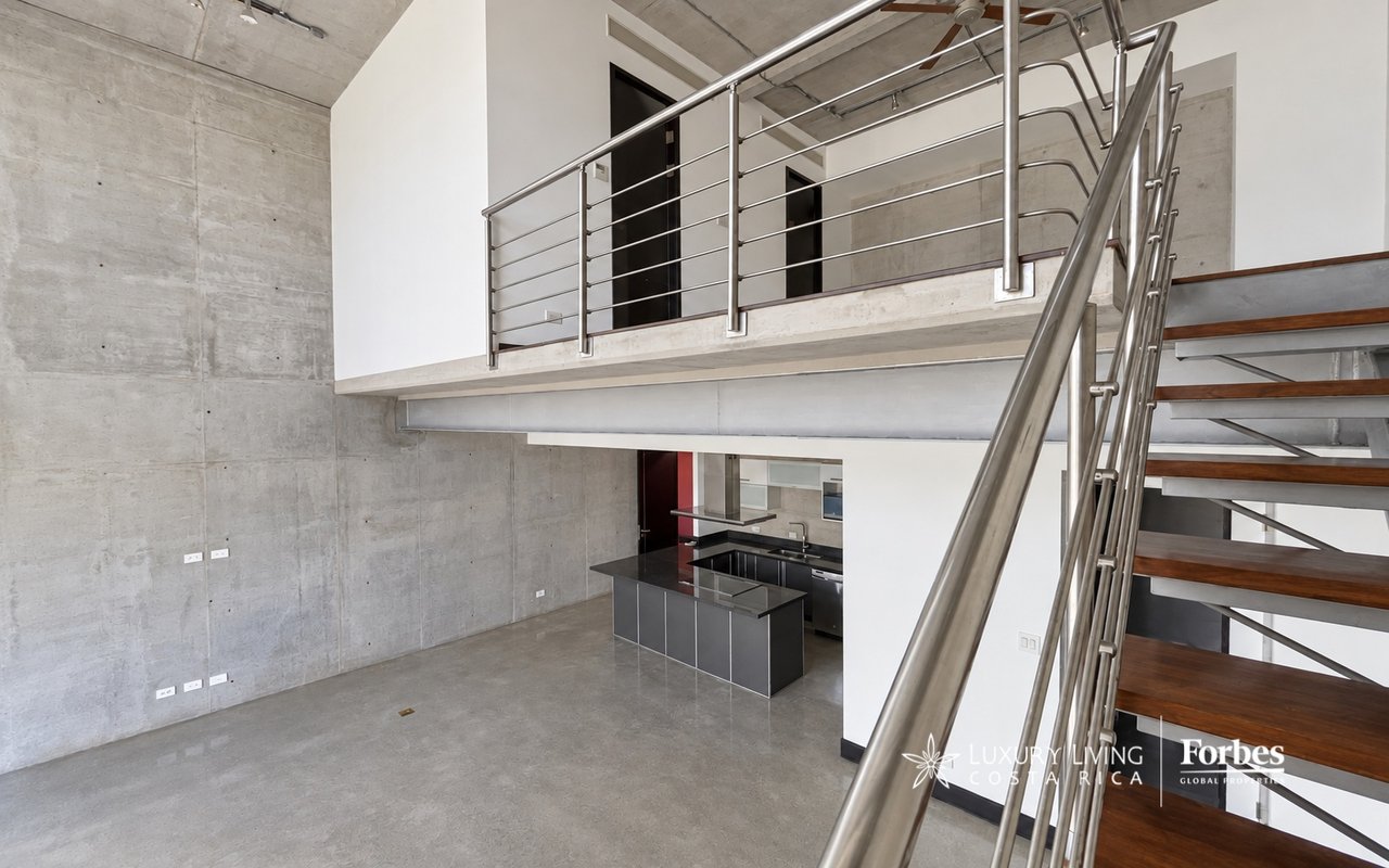 21308 - Two level Loft-style Apartment on Avenida Escazú
