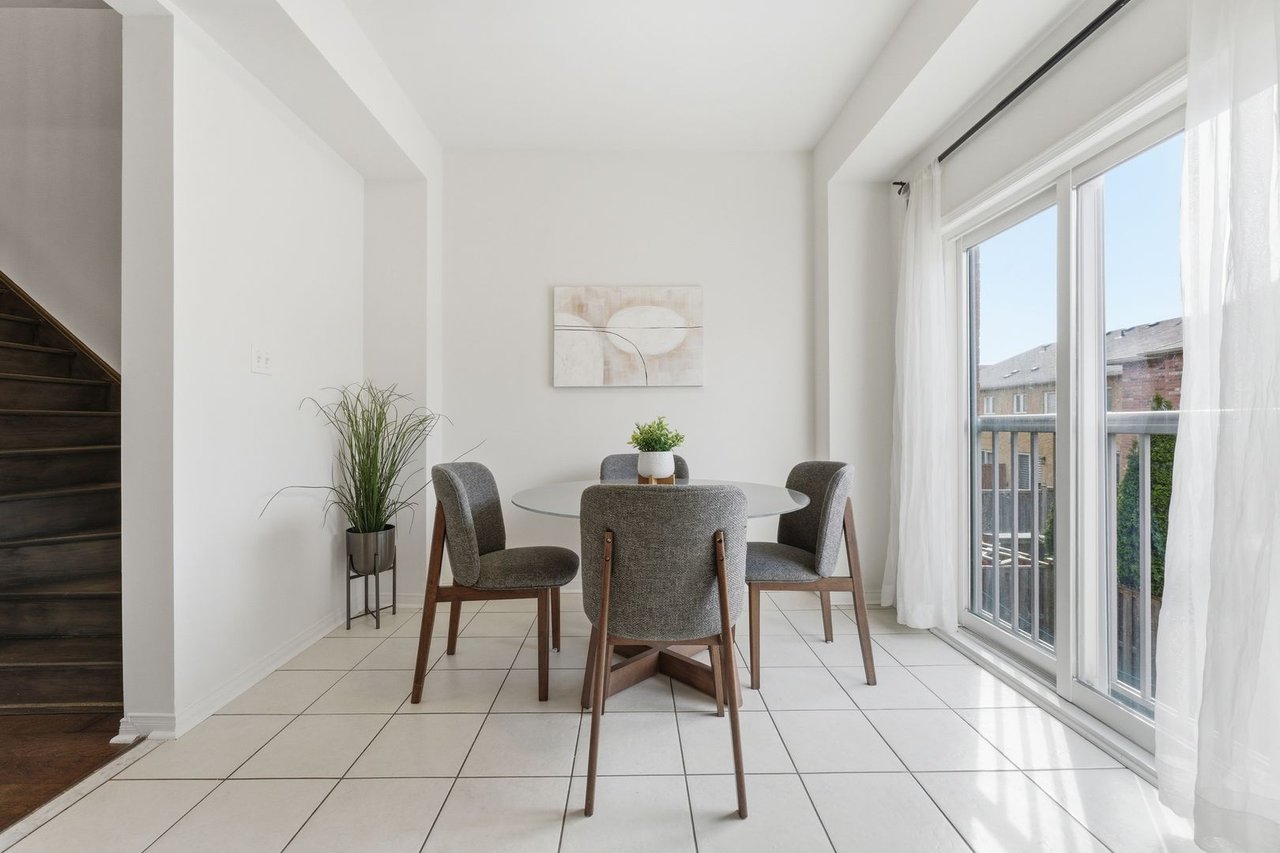 647 Courtney Valley Rd