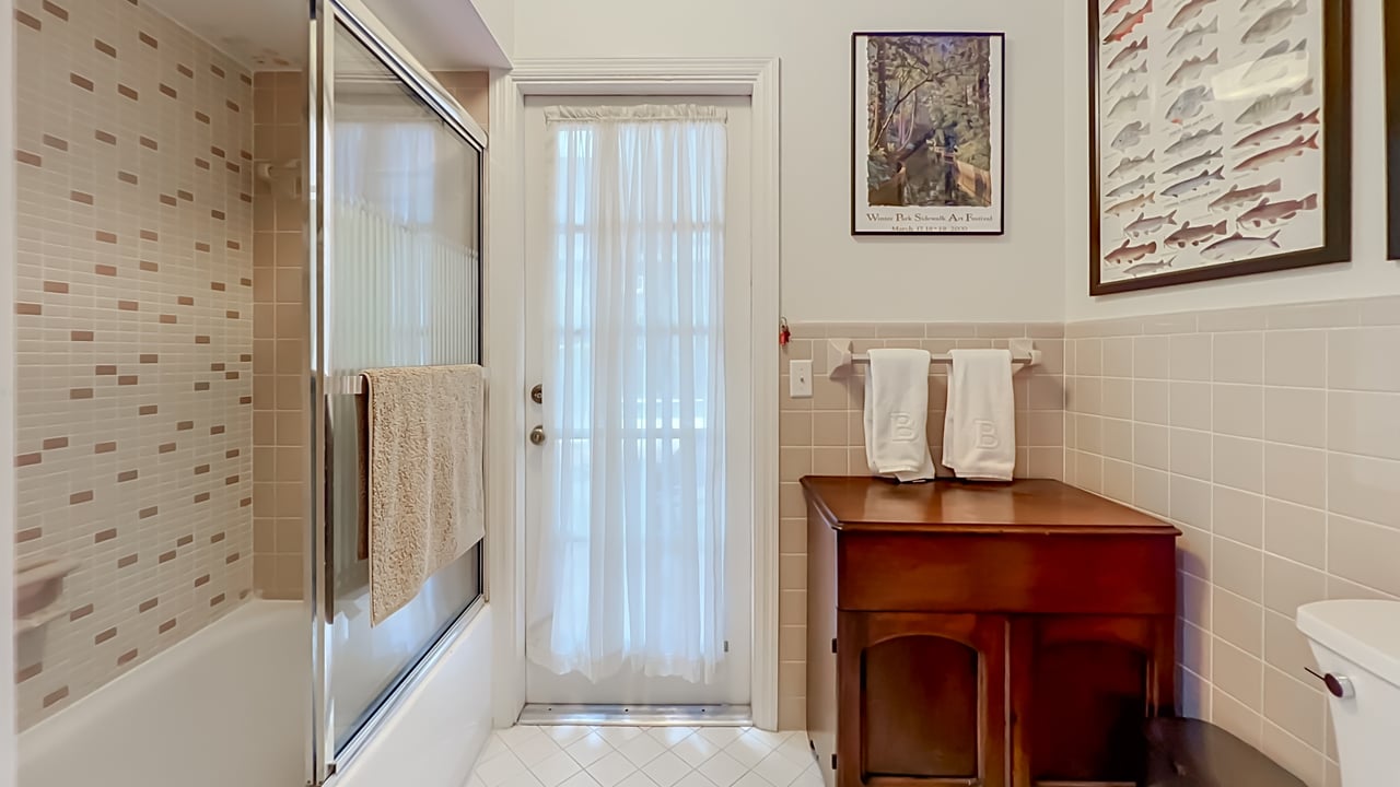 Winter Park Vias Traditonal 5-Bedroom Home near Racquet Club