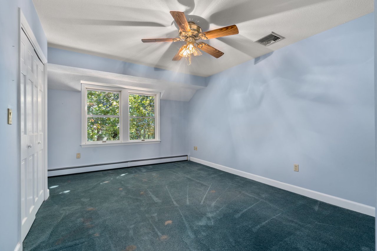 4 Leslie Rd