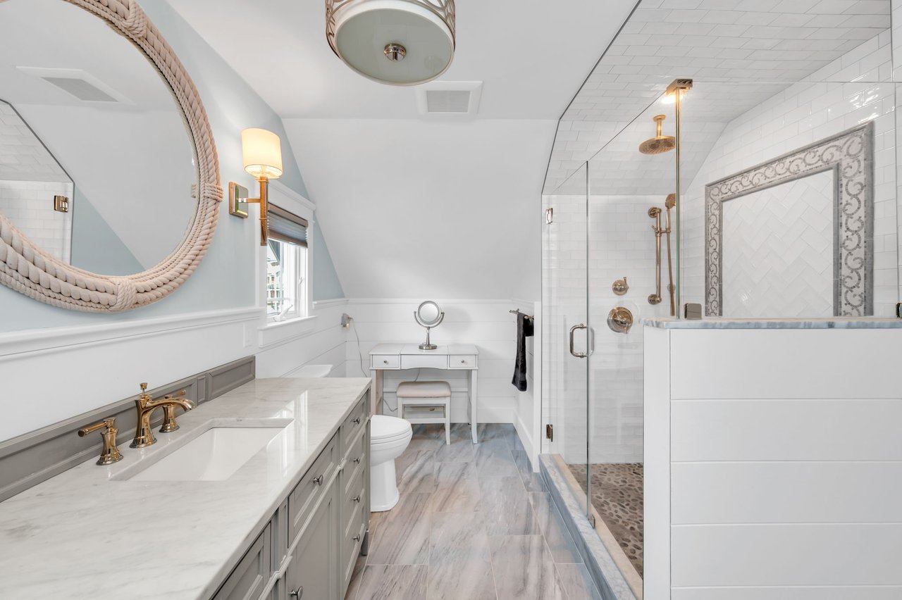 Exclusive Curtis Point Home with Pool