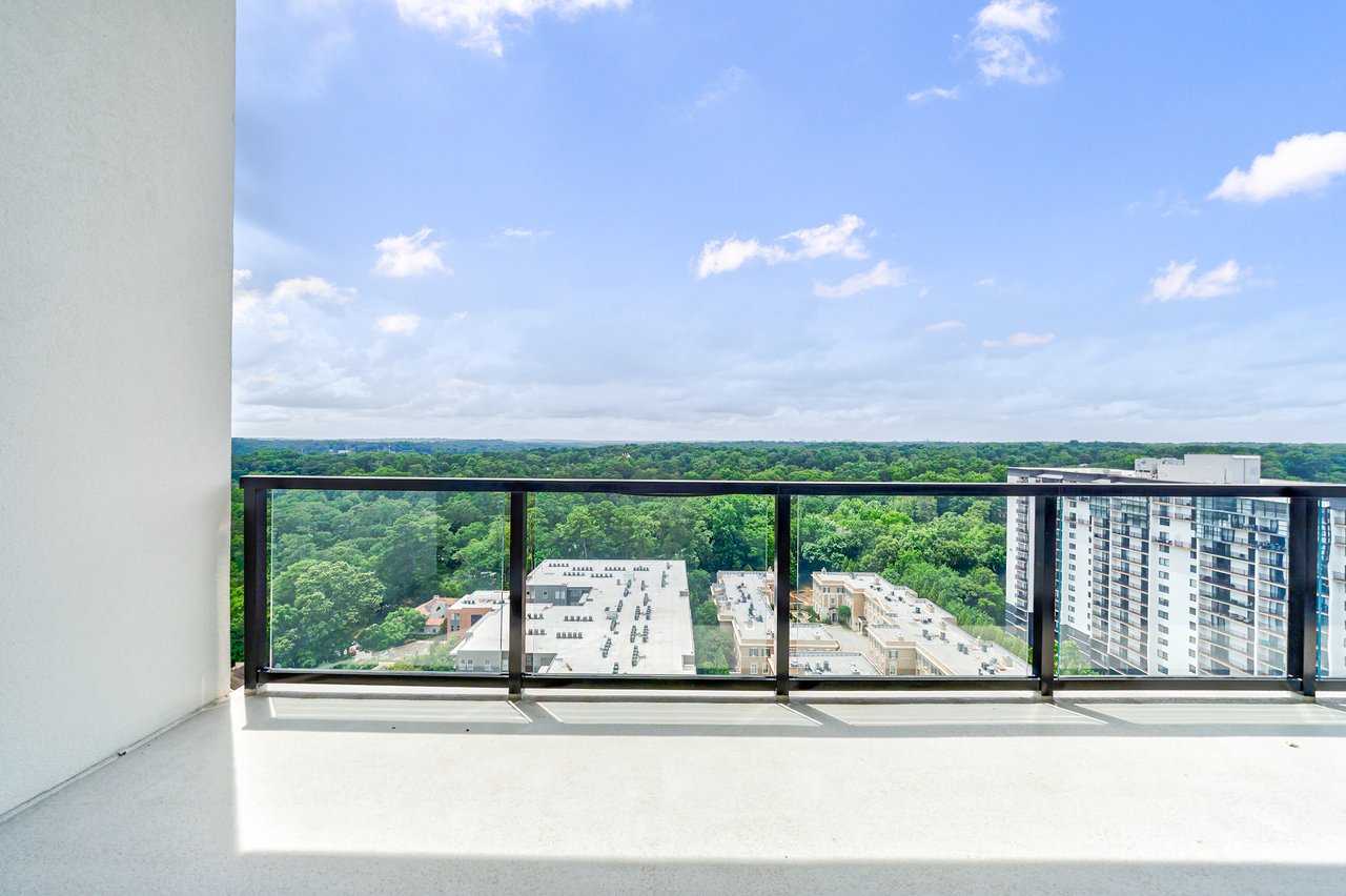 2425 Peachtree Road Unit 1806
