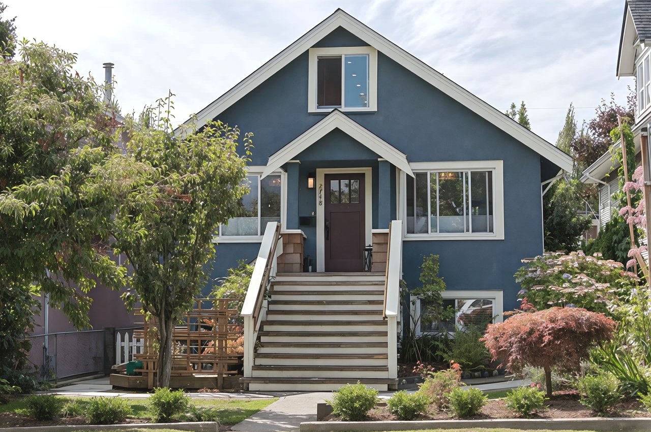 2748 Pandora St