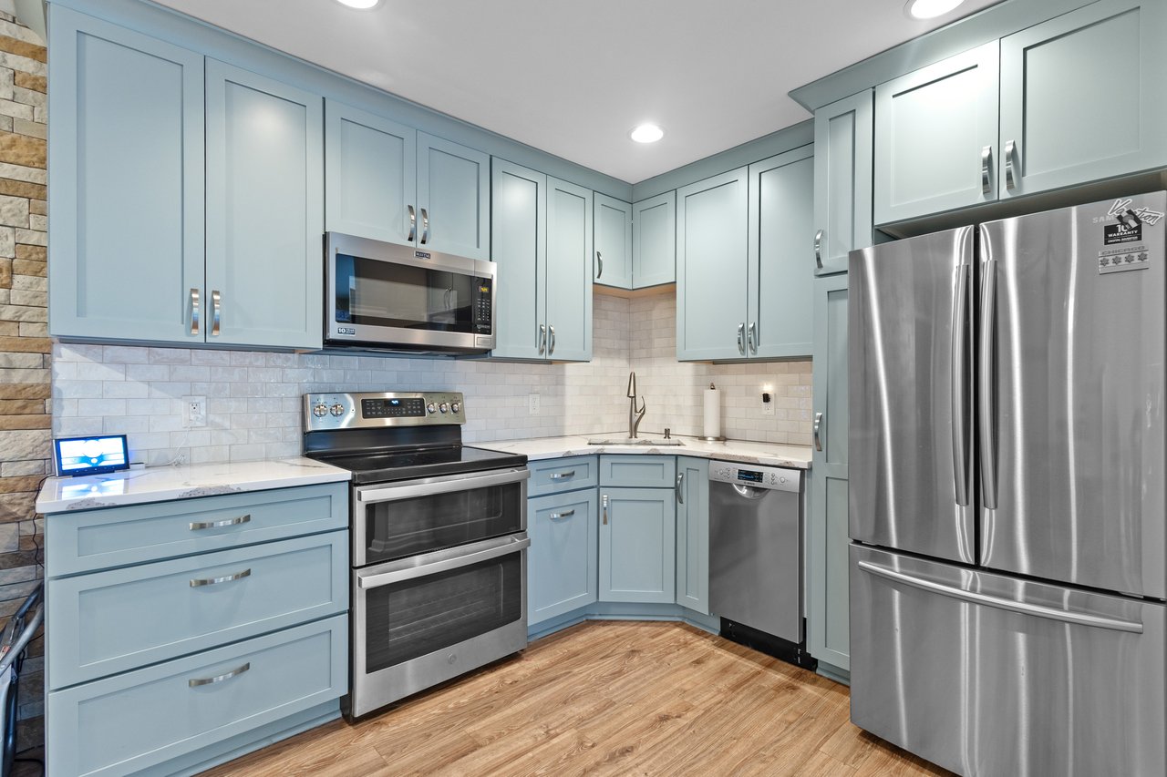 1305 W. Main St. Unit 202 Lake Geneva, WI 53147