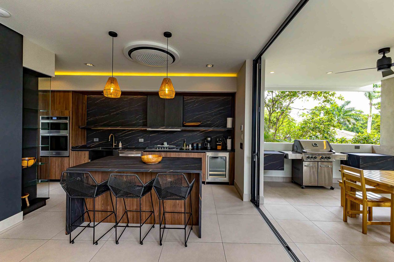  Luxury Vacation Villa located in a Private Gated Community, 