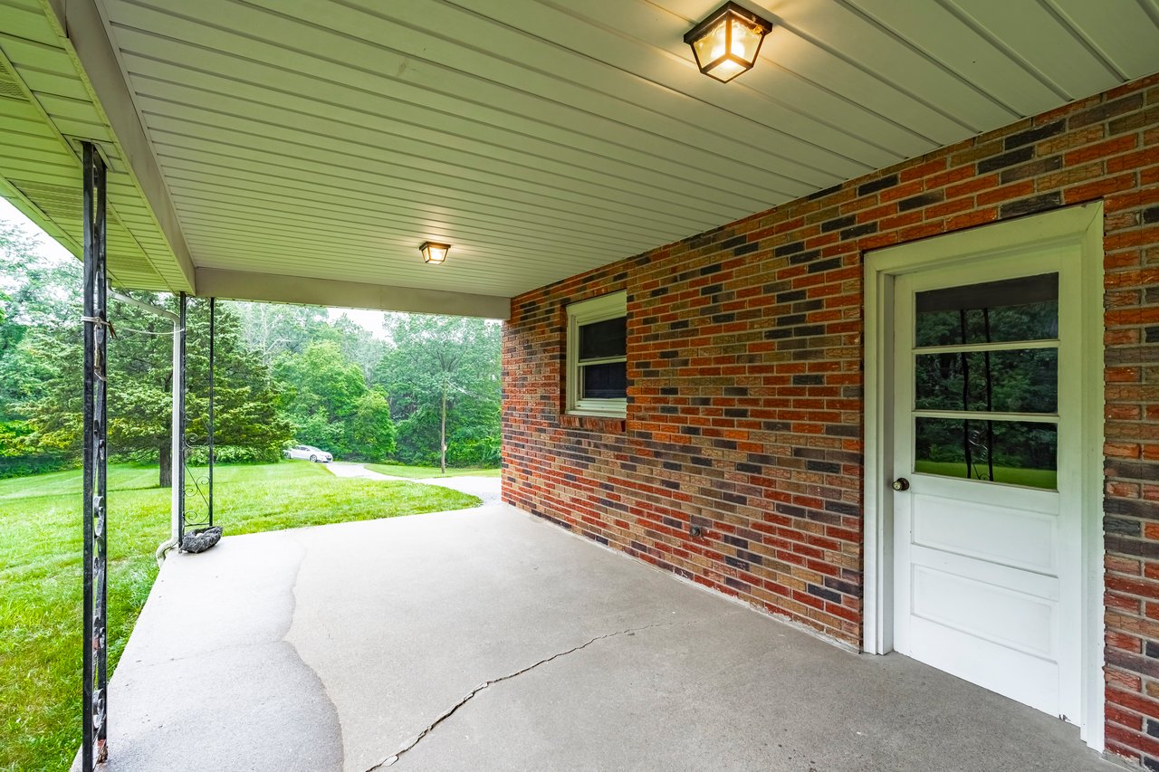 2186 Polk Valley Road