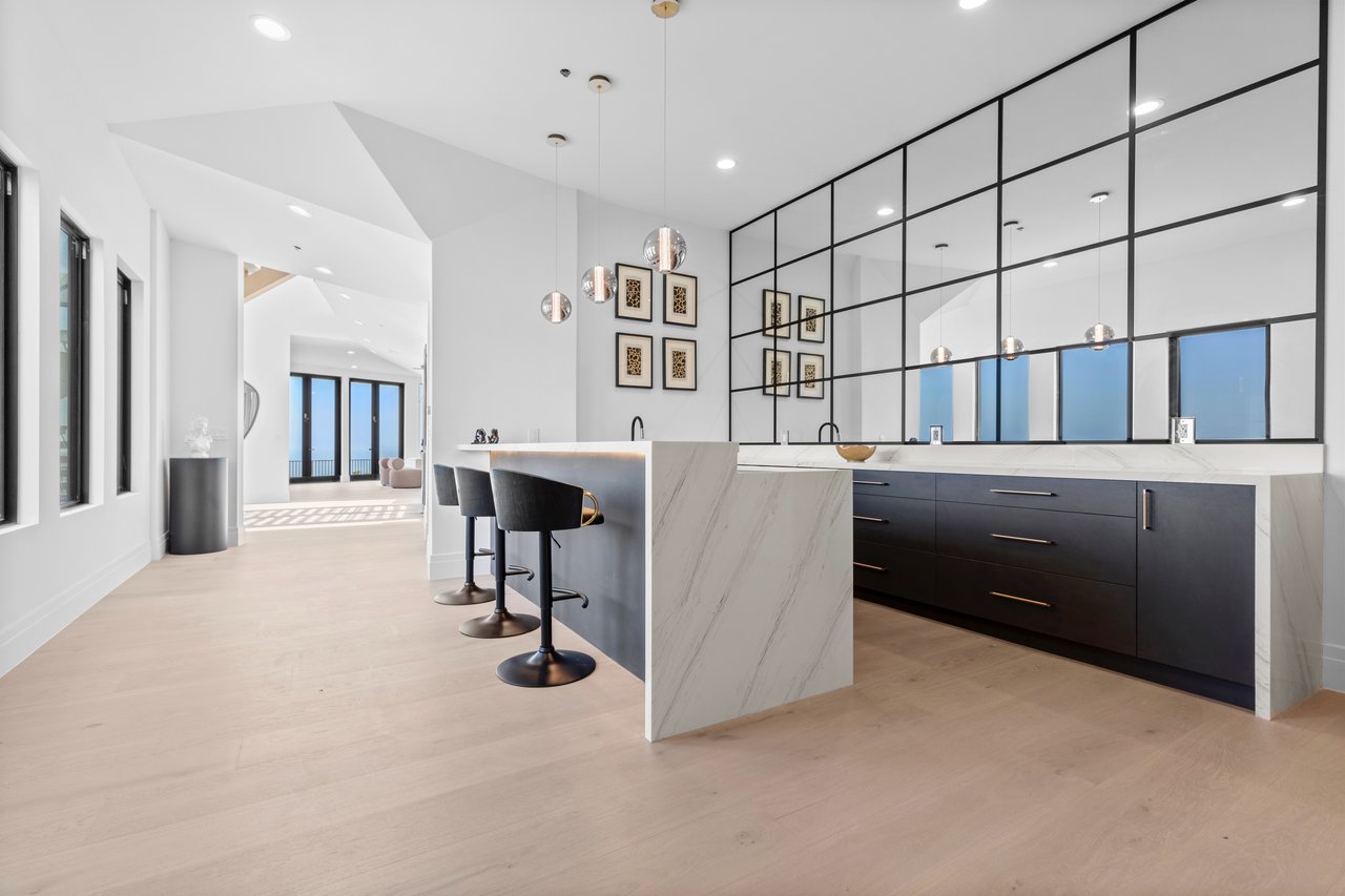 Luxurious Architectural Estate