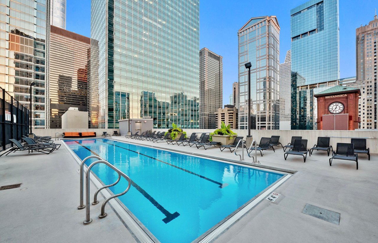 345 N LA SALLE Drive Unit: 209