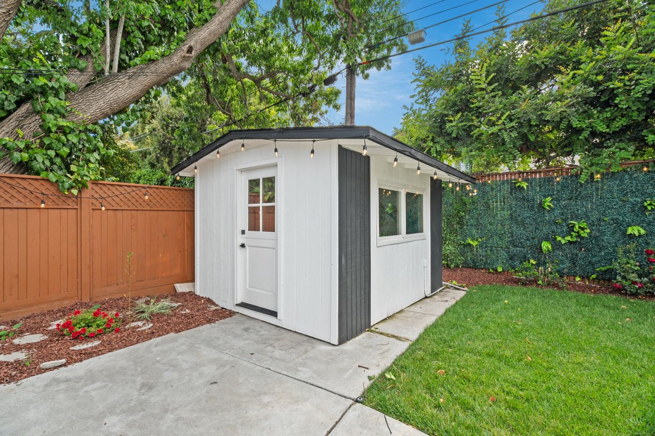 850 Las Palmas Drive