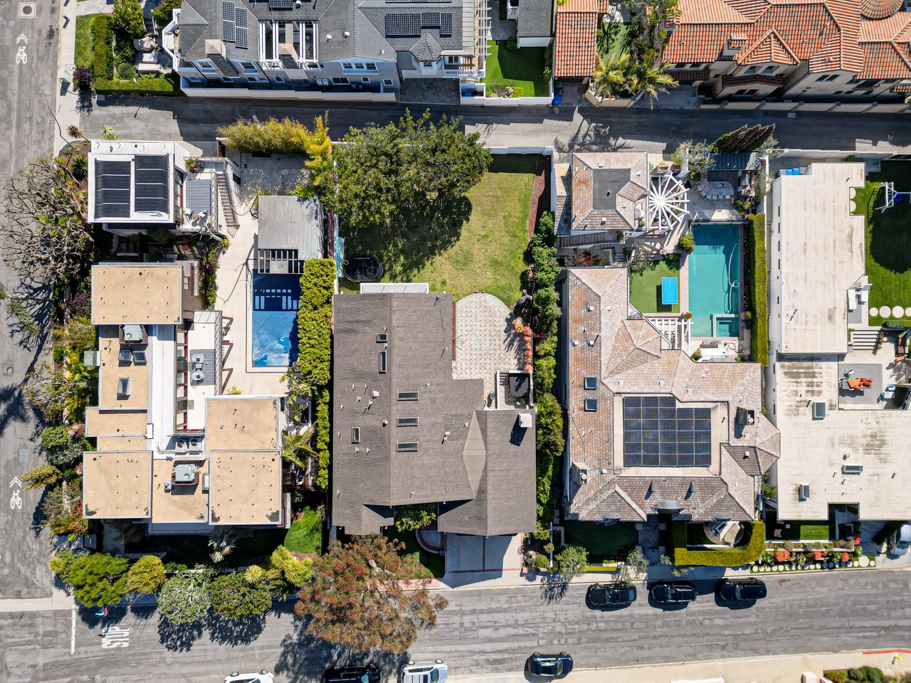 Hill Section View Home