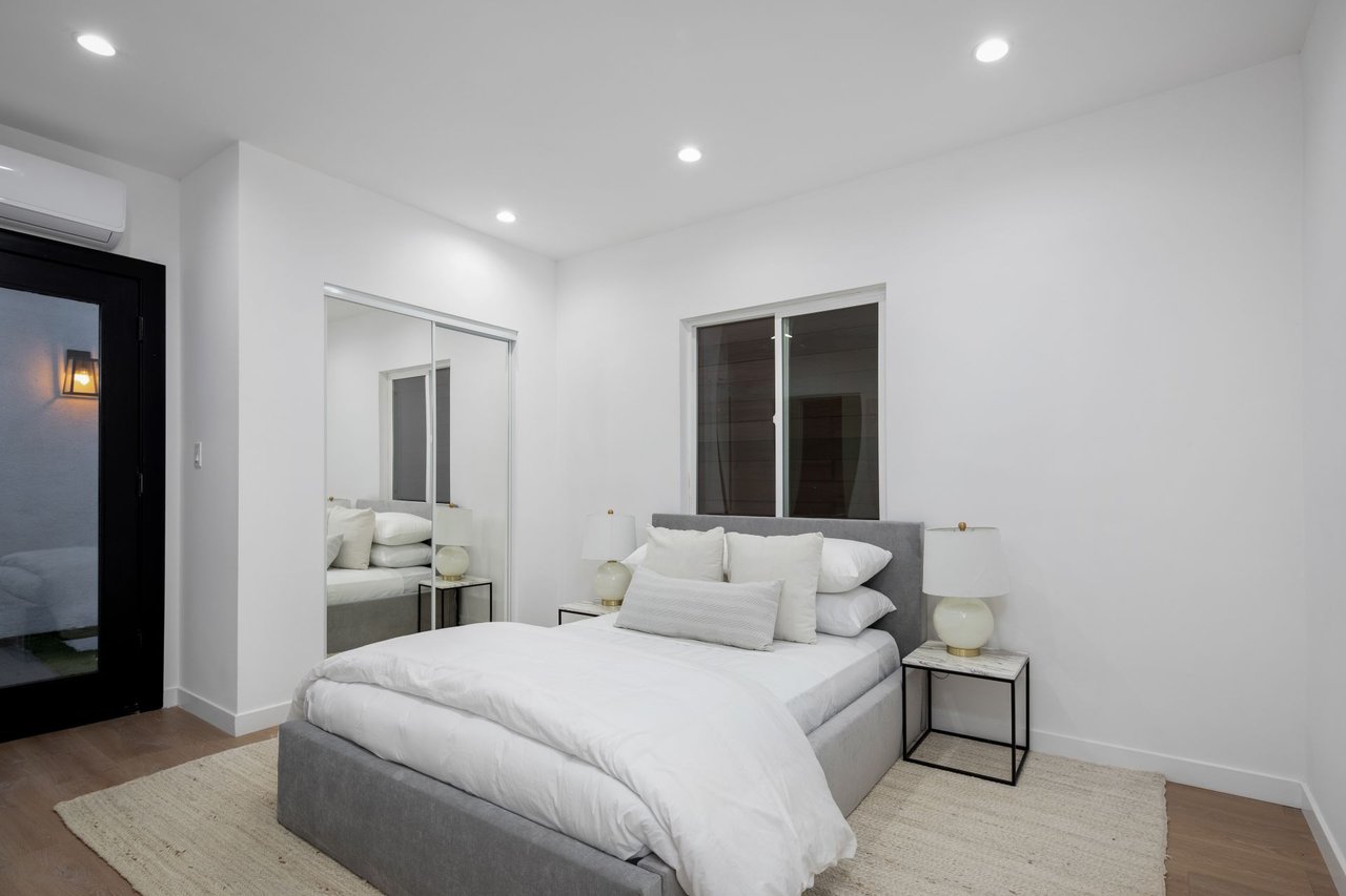 574 Mount Holyoke Ave