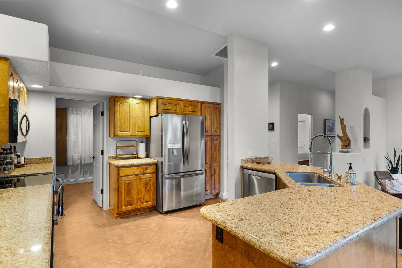 Mammoth Rock Lodge-New Family Home Remodeled, 2 Hot Tubs & Game Room