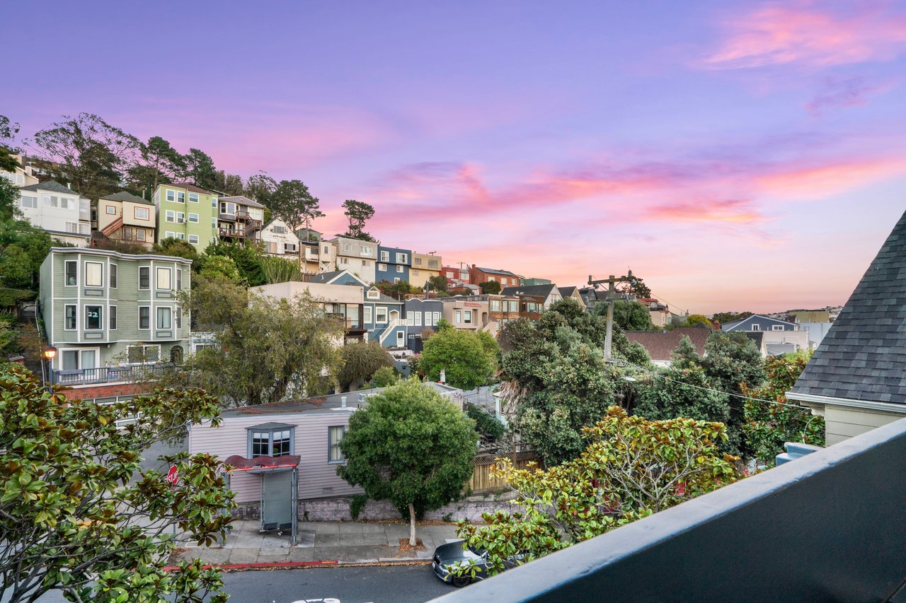 2700-2702 Diamond St