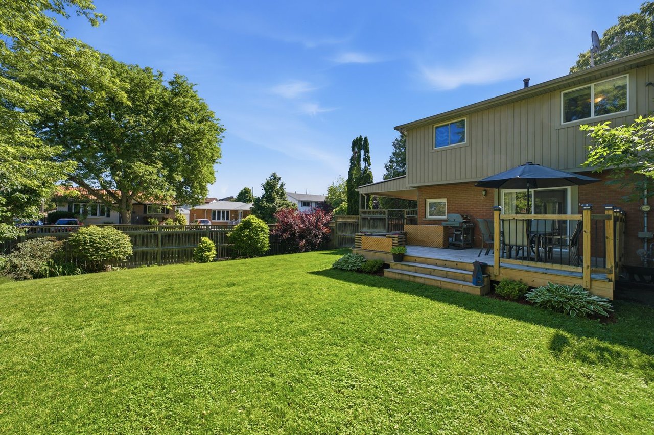 2 Wedgewood Ave