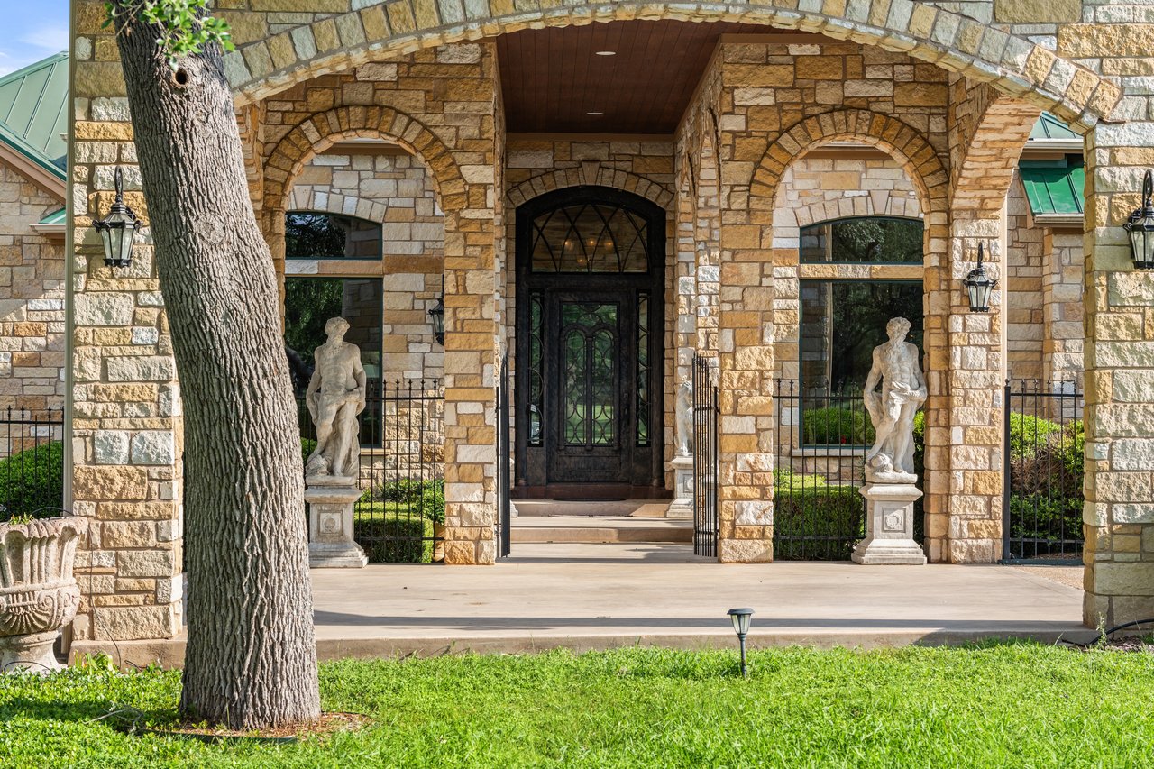 A Rare West Austin Estate on 32 Unrestricted Acres