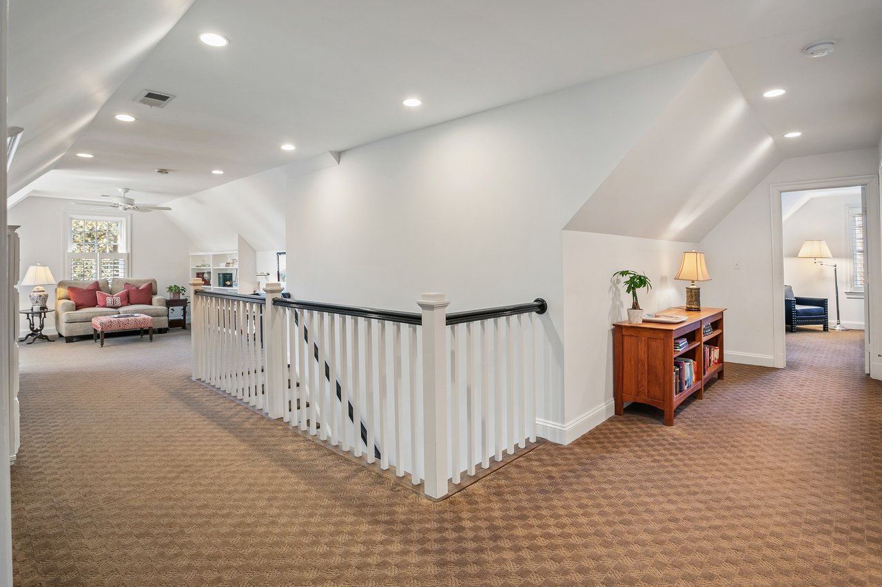 5025 Linnean Ave NW, Washington, DC 20008