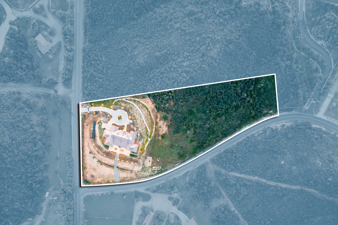 18840 Vista De Montanas