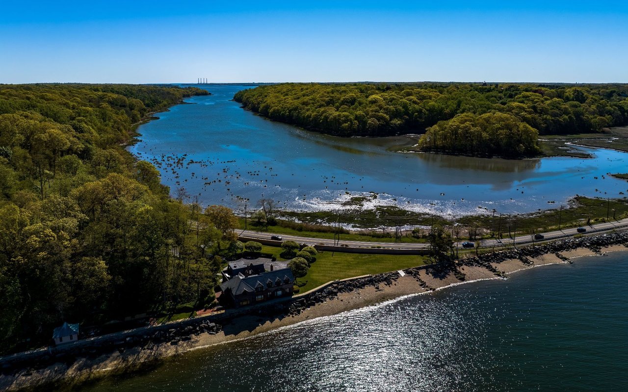 Lloyd Harbor / Neck