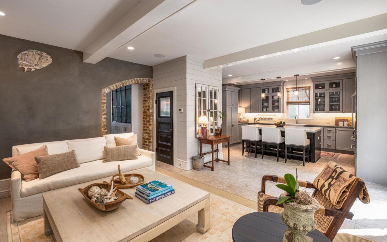 Downtown Charleston Homes Built in the 1800s