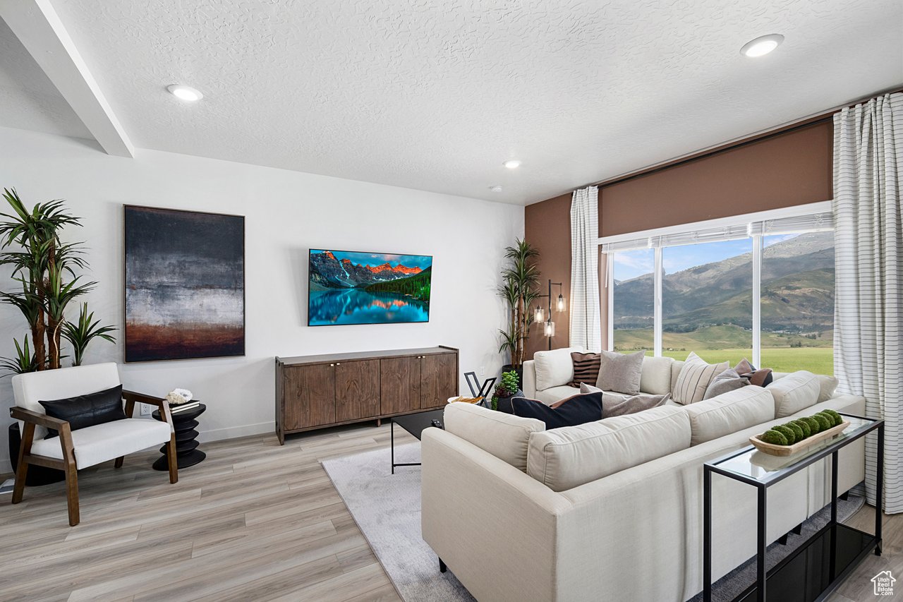 1590 W Charmer Ln #1422