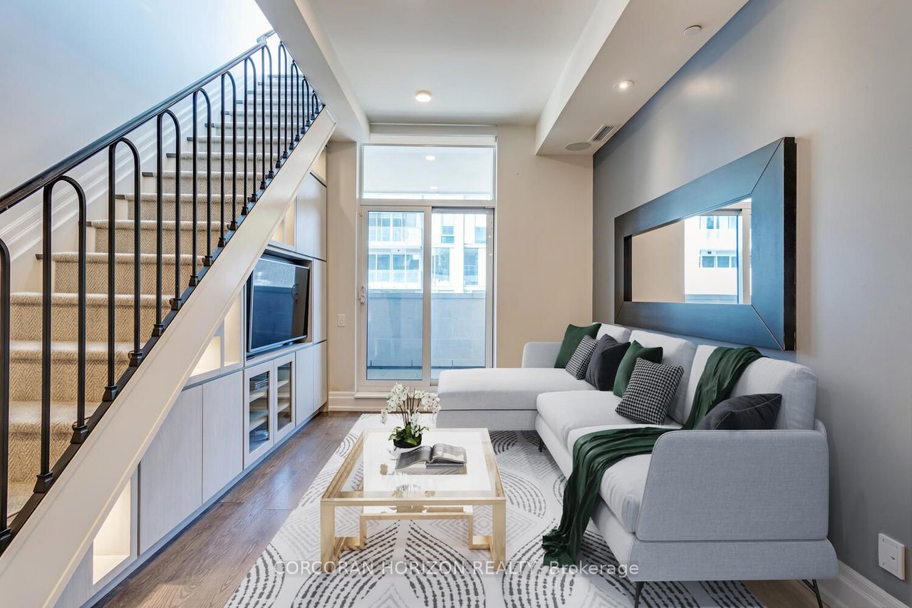 GRAND TOWNHOUSE IN THE ANNEX