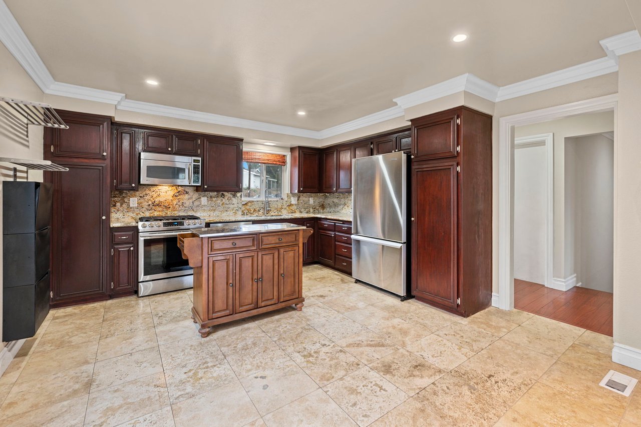 1973 Kinross Ct