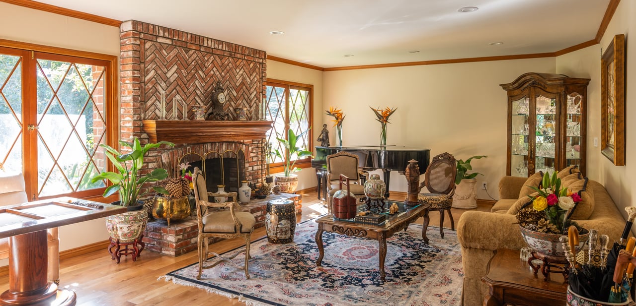 9415 Cherokee Ln, Beverly Hills