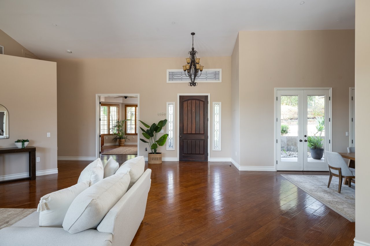 15275 Eastvale Rd