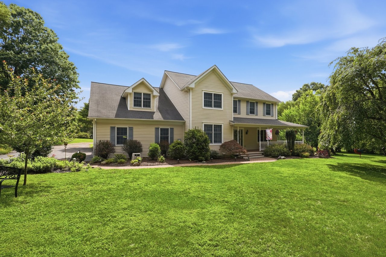 Picture-Perfect Country Living
