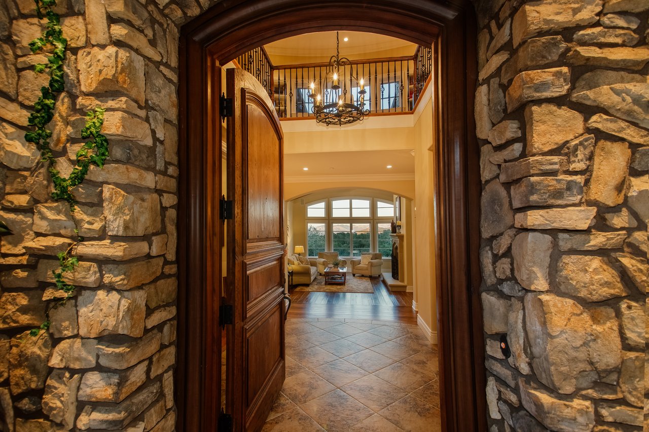 7410 Alturas Court, Monterey