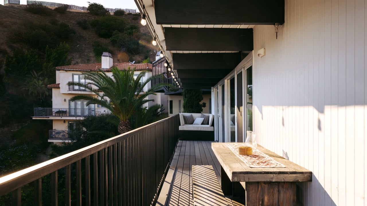 2808 Lambert Dr, Hollywood Hills 