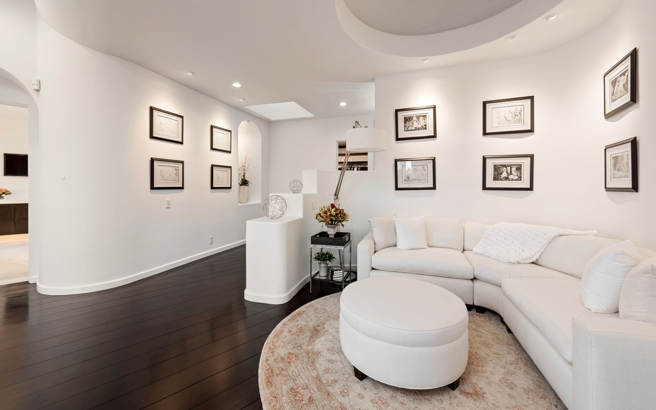 16405 Mulholland Drive