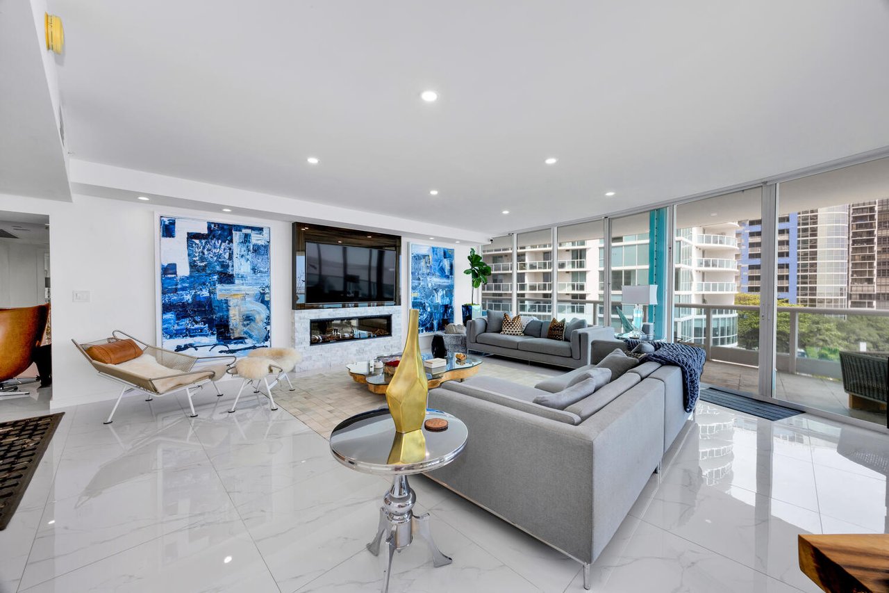 Bristol Towers Unit #801 Closes at $2,075,000