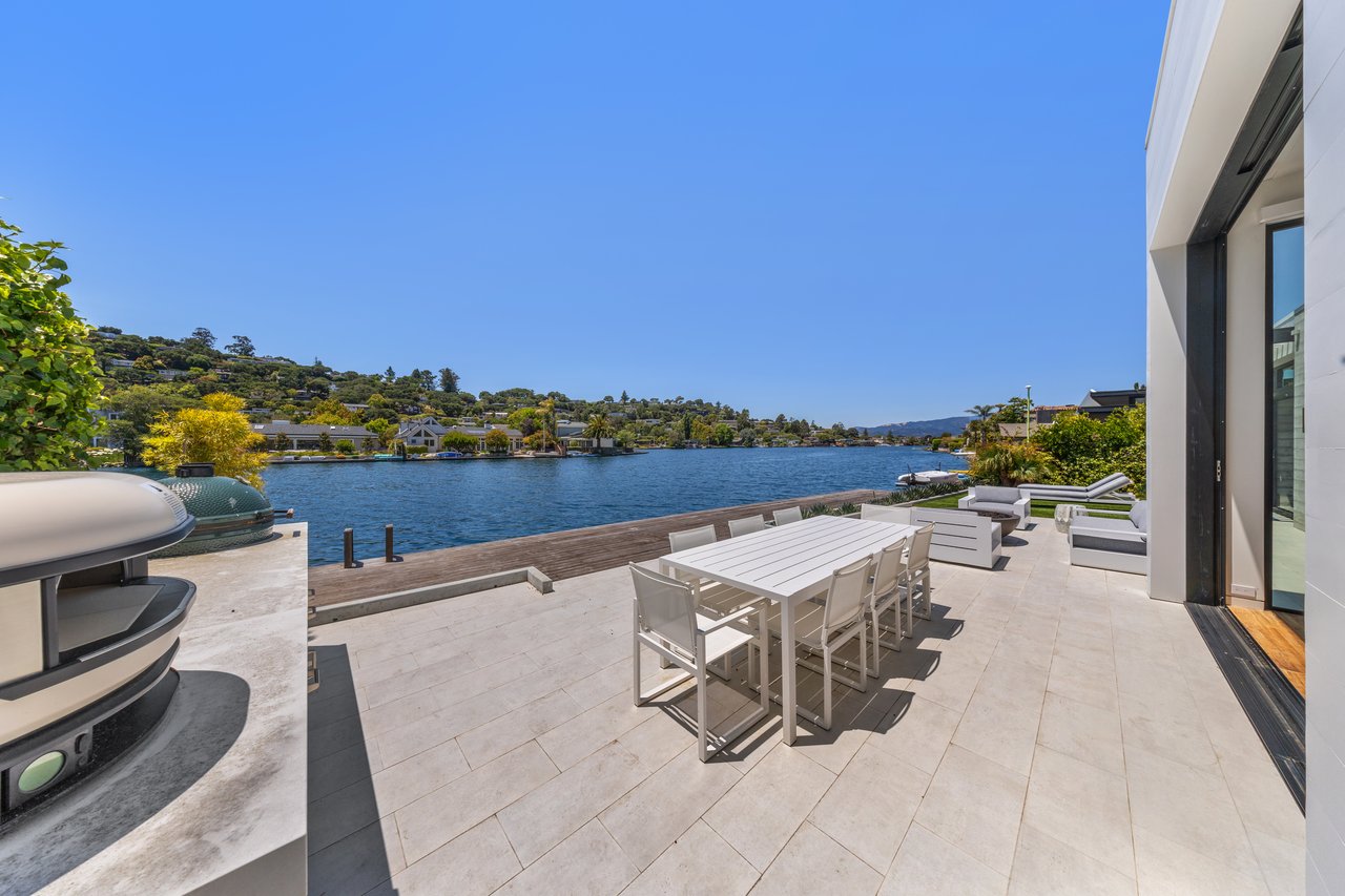 Contemporary Retreat on the Belvedere Lagoon