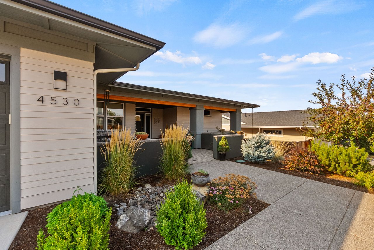 4530 SW Yew Avenue