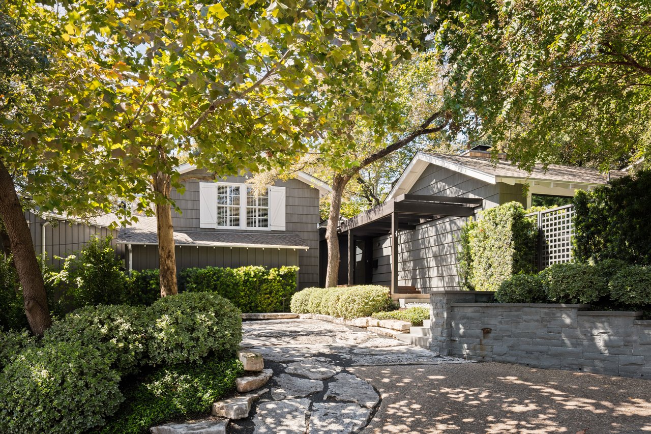 1001 Gaston Ave