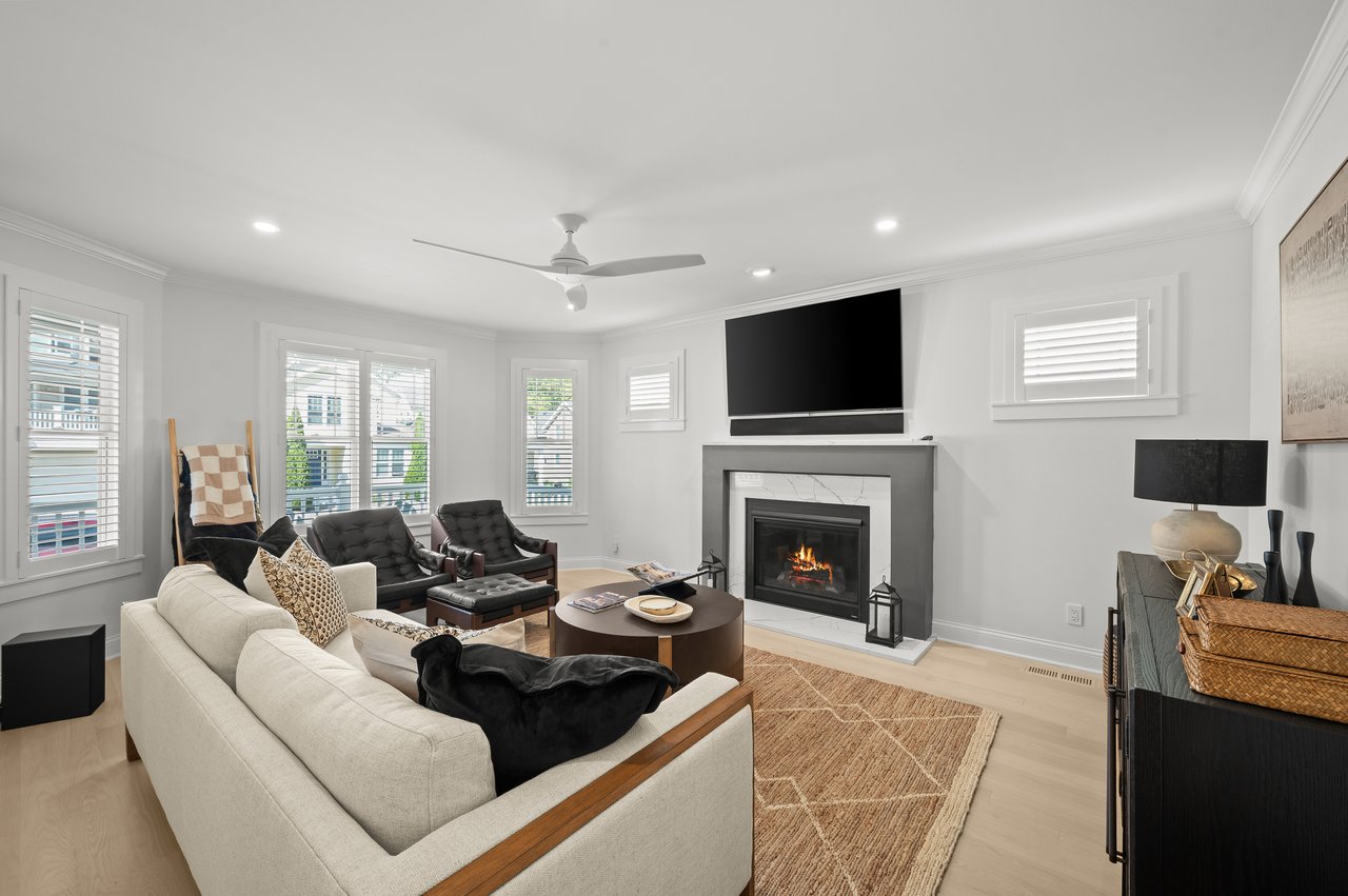 909 Lions Park Drive