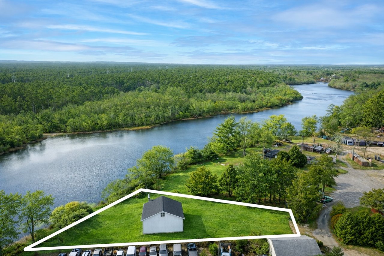 1161 West Main Street Riverhead