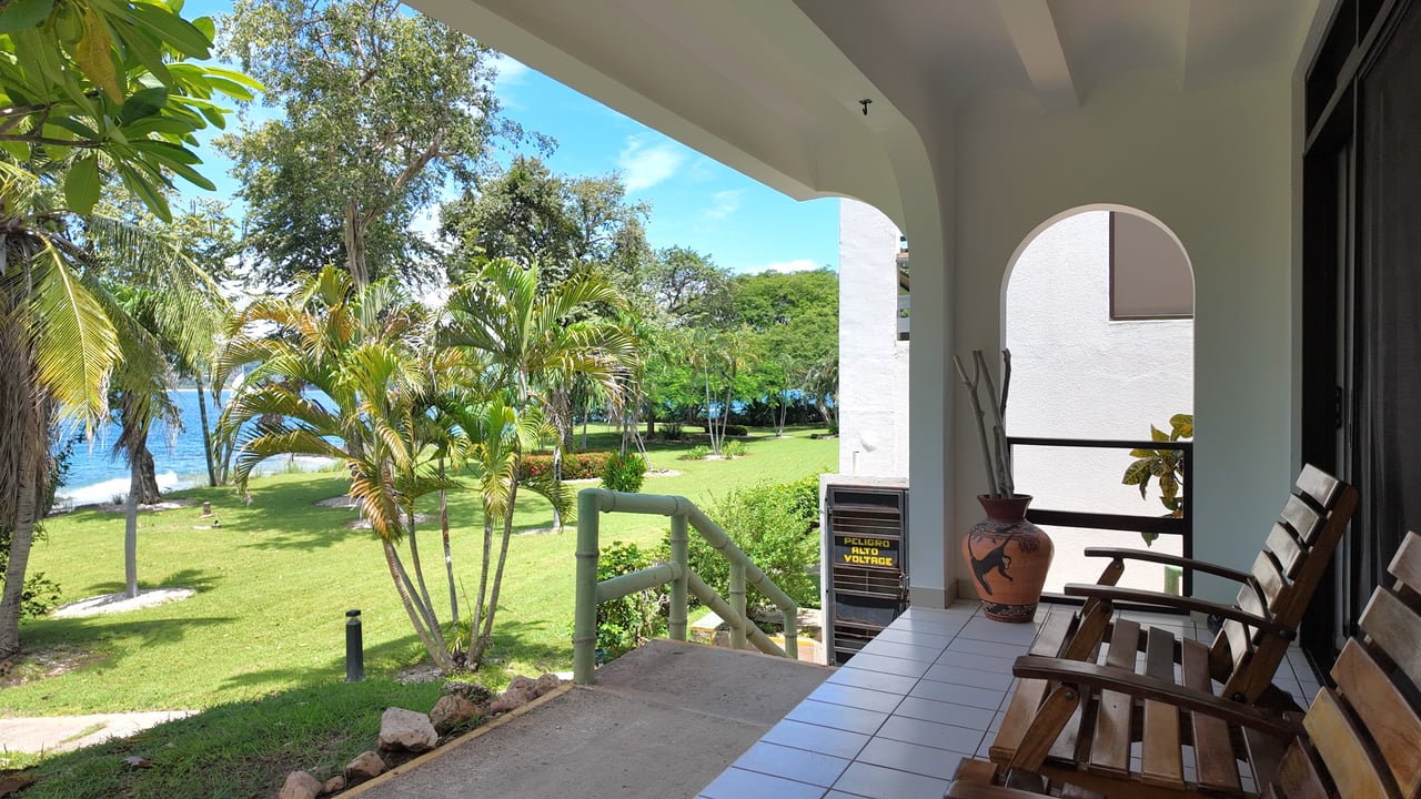 Flamingo Marina Cove 405 - Turnkey Beachfront Condo