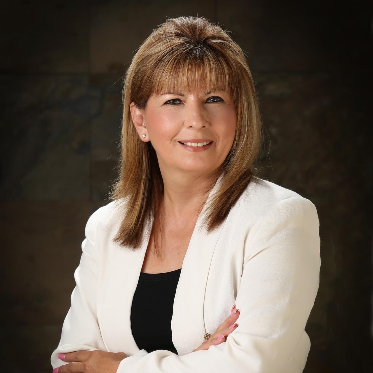 Phyllis Lopez Bakersfield, CA Real Estate Agent Headshot