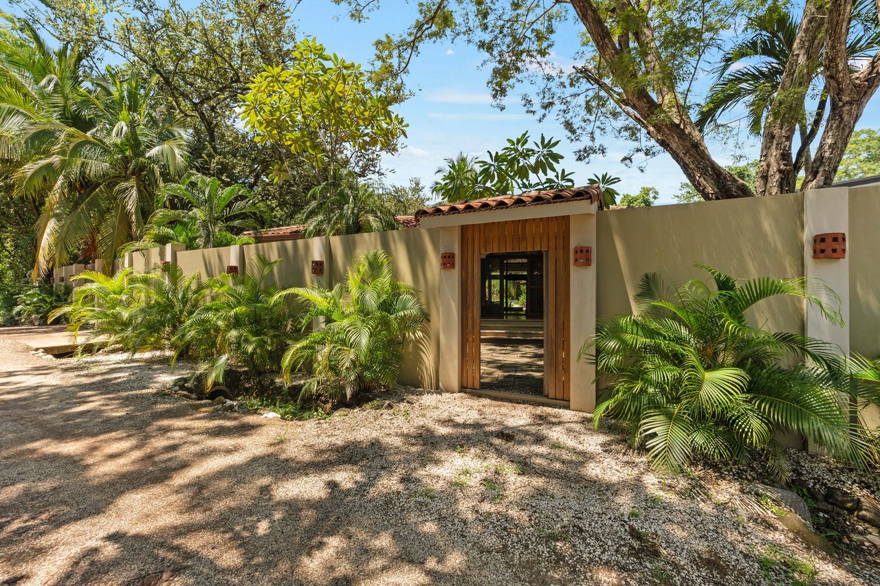 Casa El Coco | Modern Beach Retreat Steps from the Sand in Palm Beach Estates