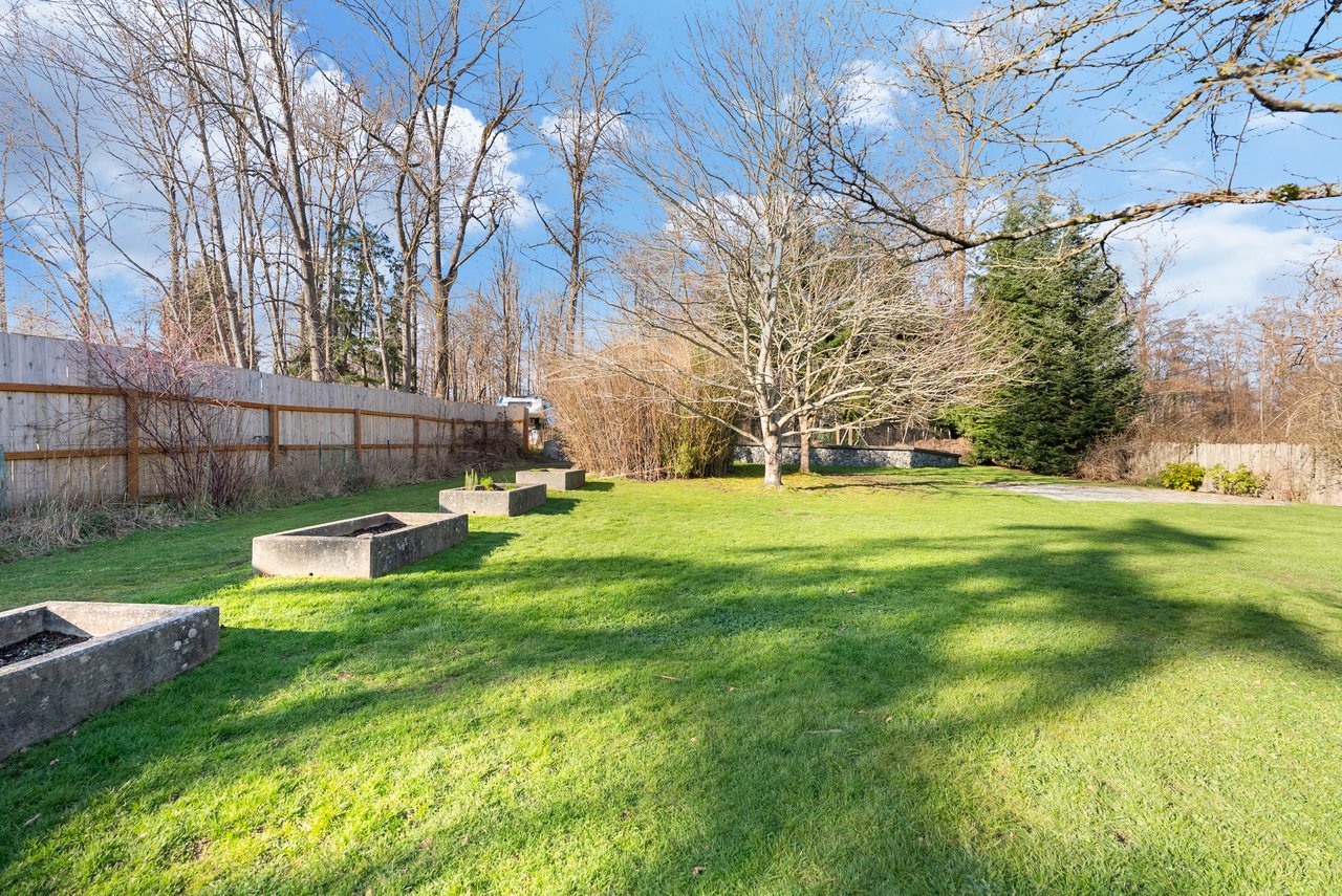  Dreamy Rambler on Over Half an Acre