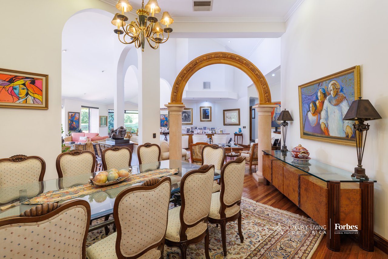 21575 - One level home with almost 3,000sqm of land in Bosques de Lindora