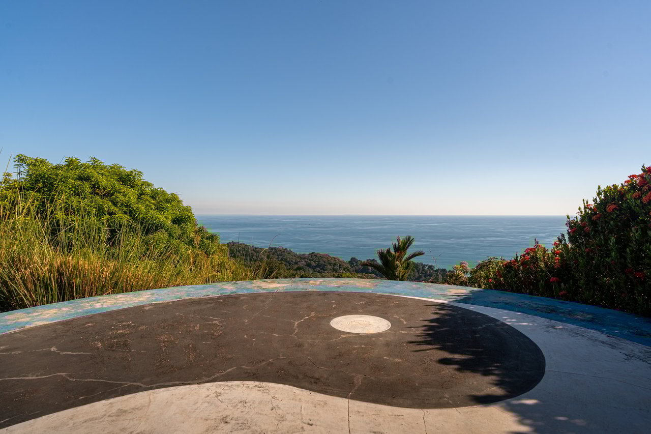 Casa Vista Harmonia, Legendary Ocean Views and Sustainable Living!