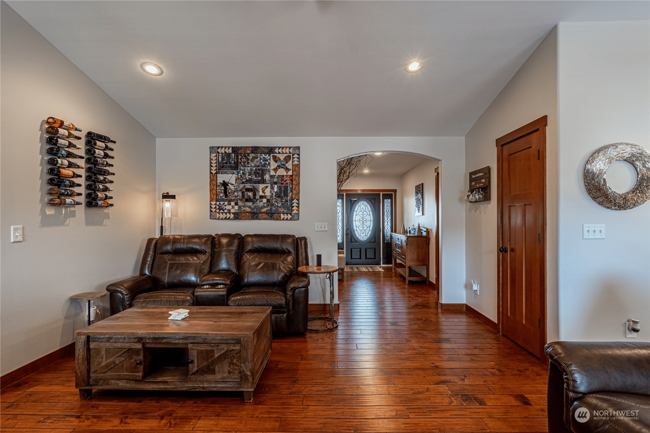 393 Ridgewood Dr